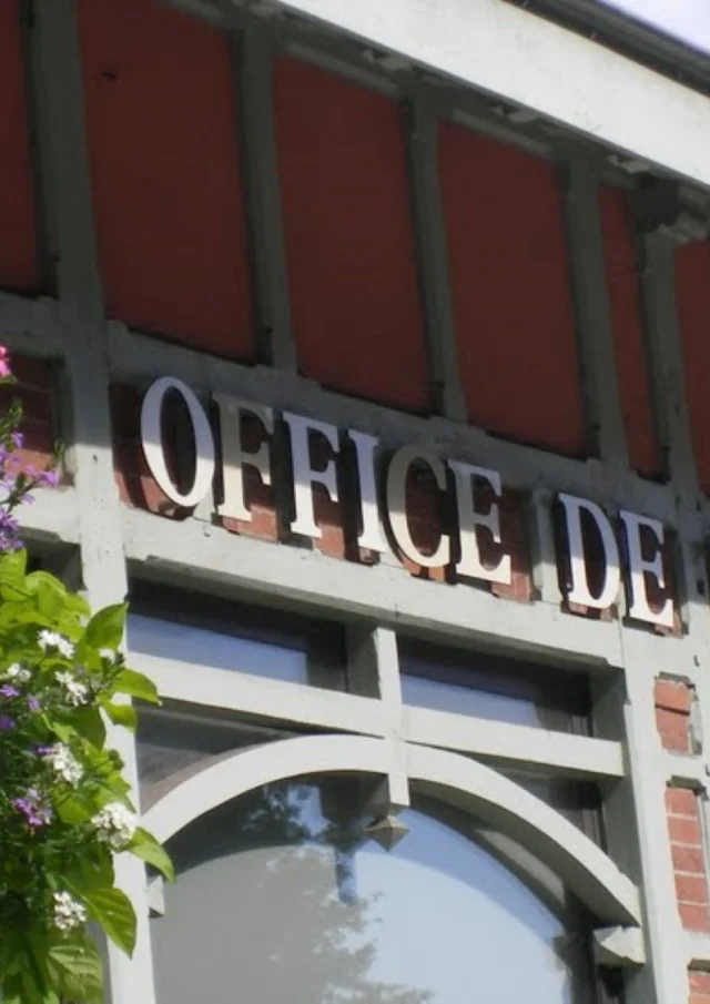 Uriage - Bâtiment Office De Tourisme - Archives